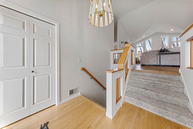 1055 W County Road D, Shoreview, MN 55126