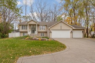 1055 W County Road D, Shoreview, MN 55126