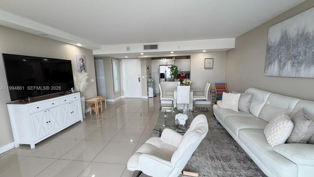 13499 Biscayne Blvd 805, North Miami, FL 33181