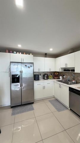 13499 Biscayne Blvd 805, North Miami, FL 33181