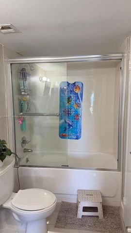 13499 Biscayne Blvd 805, North Miami, FL 33181