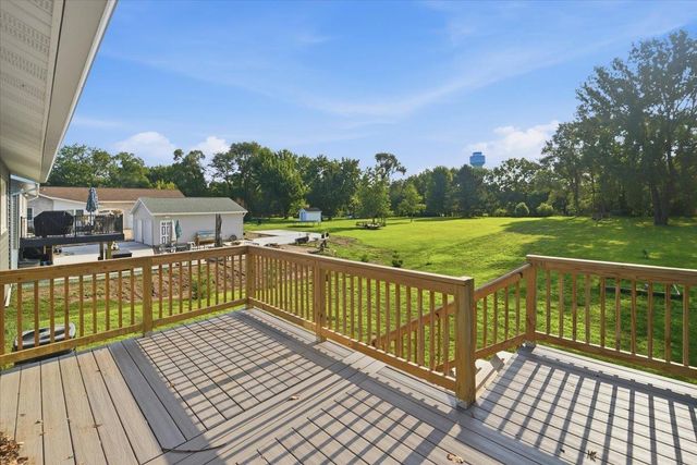 2721 Hiawatha Road, Cedar Falls, IA 50613