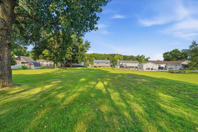 2721 Hiawatha Road, Cedar Falls, IA 50613