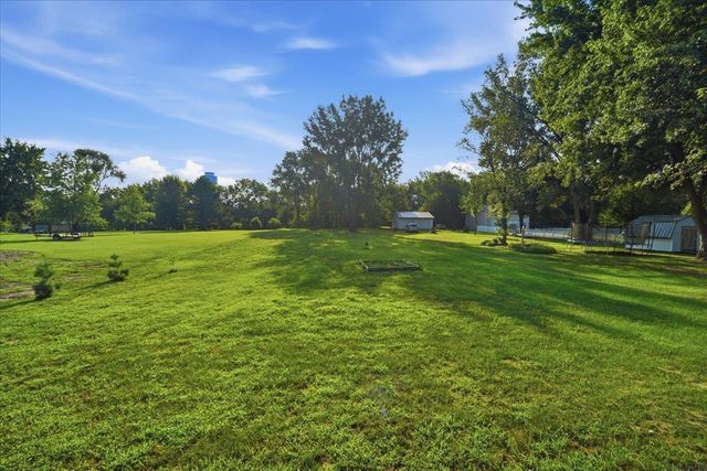 2721 Hiawatha Road, Cedar Falls, IA 50613