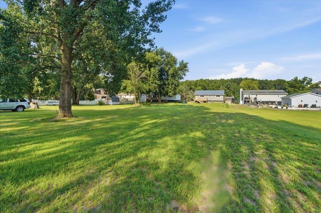 2721 Hiawatha Road, Cedar Falls, IA 50613