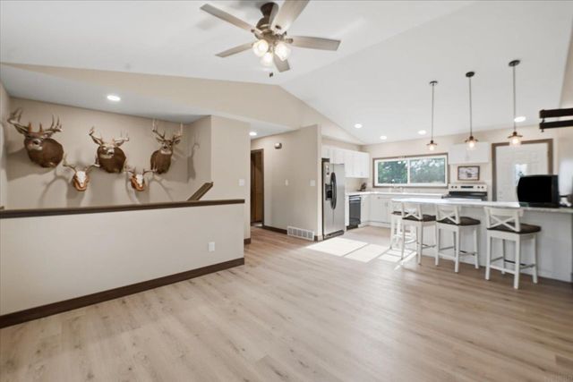 2721 Hiawatha Road, Cedar Falls, IA 50613