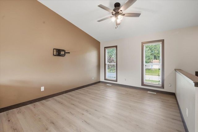 2721 Hiawatha Road, Cedar Falls, IA 50613