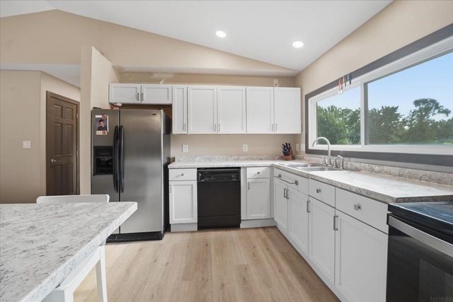 2721 Hiawatha Road, Cedar Falls, IA 50613