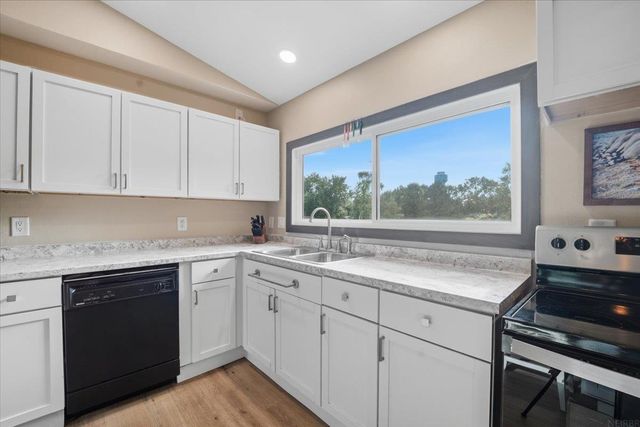 2721 Hiawatha Road, Cedar Falls, IA 50613