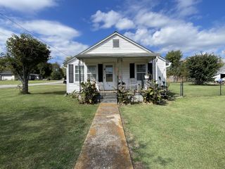 214 Fairview St, Estill Springs, TN 37330