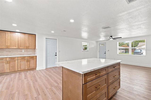 3214 ACACIA STREET, Lutz, FL 33558