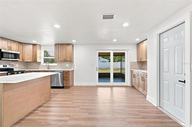 3214 ACACIA STREET, Lutz, FL 33558