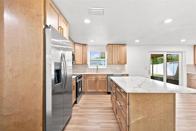 3214 ACACIA STREET, Lutz, FL 33558