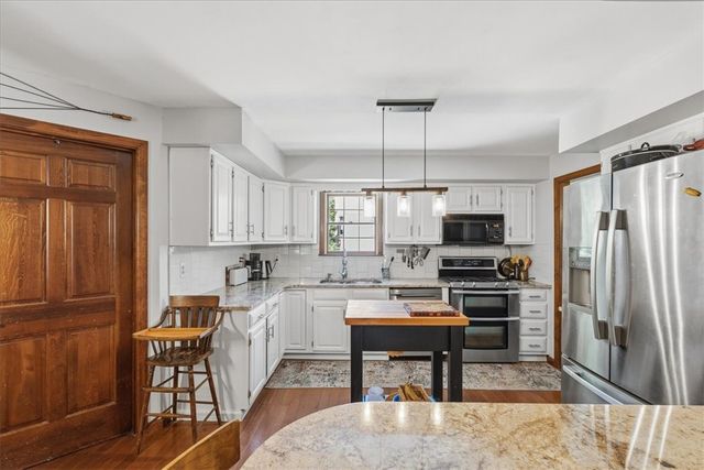 2448 Rihn Strasse, Hampton, PA 15044