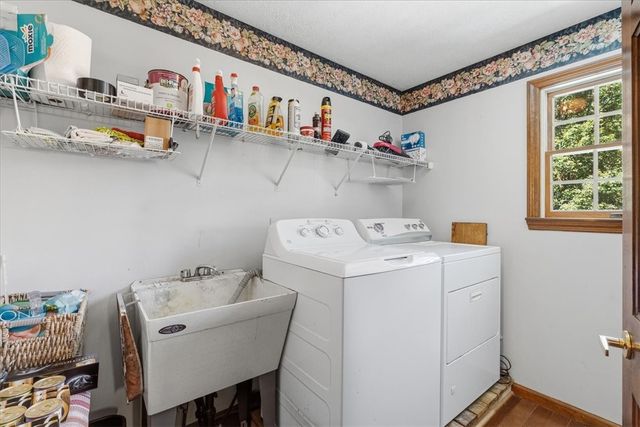 2448 Rihn Strasse, Hampton, PA 15044