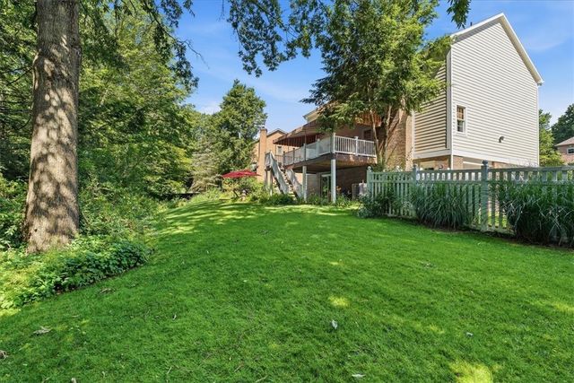 2448 Rihn Strasse, Hampton, PA 15044