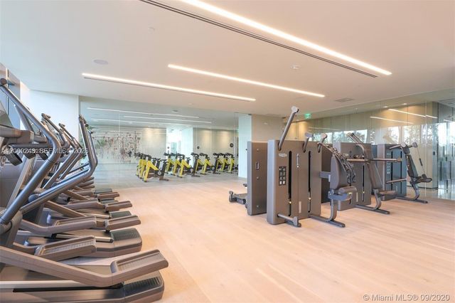 650 NE 32nd St 4005, Miami, FL 33137