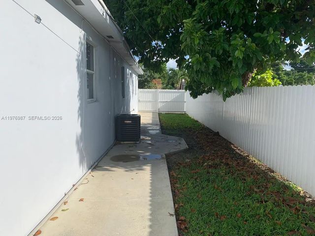 1762 NW 15th Street, Miami, FL 33125