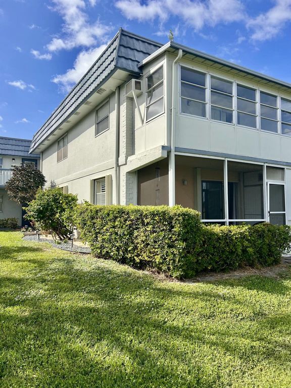 Image 3 of property listing at 202 Tuscany D, Delray Beach, FL 33446