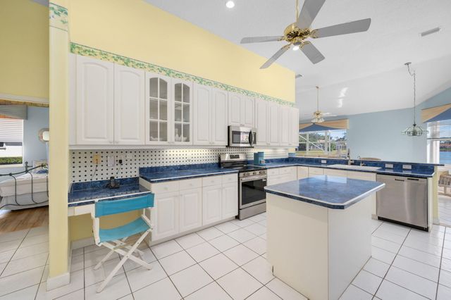 1542 SW Mockingbird Circle, Port St. Lucie, Port St Lucie, FL 34986