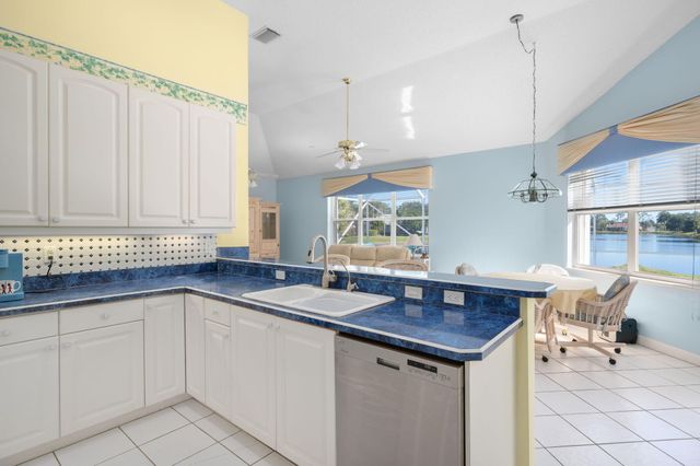 1542 SW Mockingbird Circle, Port St. Lucie, Port St Lucie, FL 34986