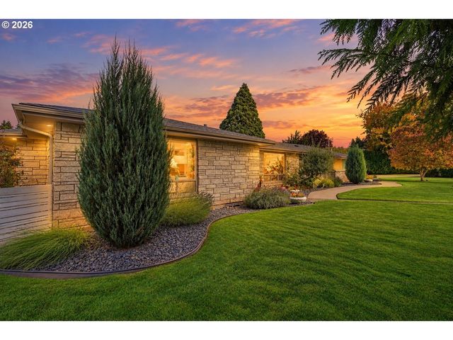 804 Nw Sluman Rd, Vancouver, WA 98665