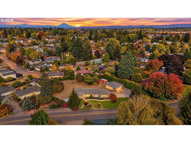 804 Nw Sluman Rd, Vancouver, WA 98665
