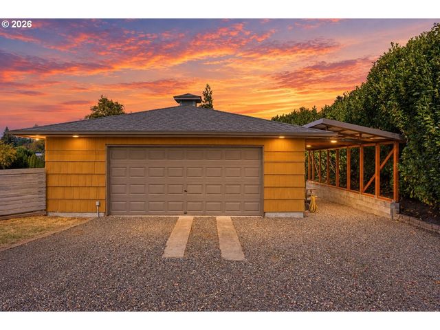 804 Nw Sluman Rd, Vancouver, WA 98665
