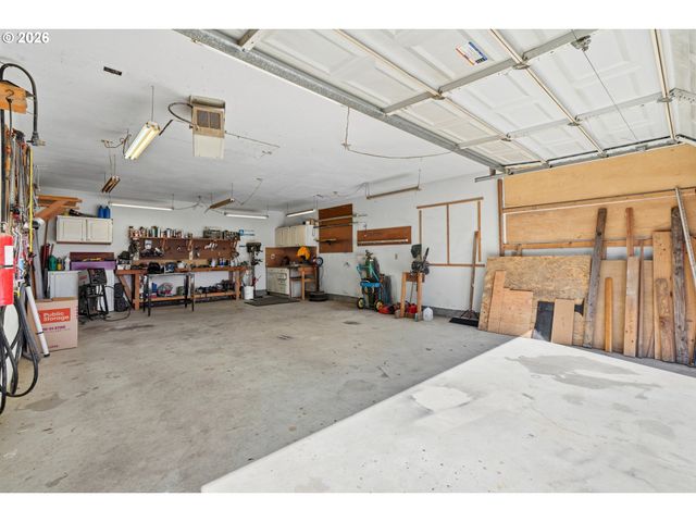 804 Nw Sluman Rd, Vancouver, WA 98665