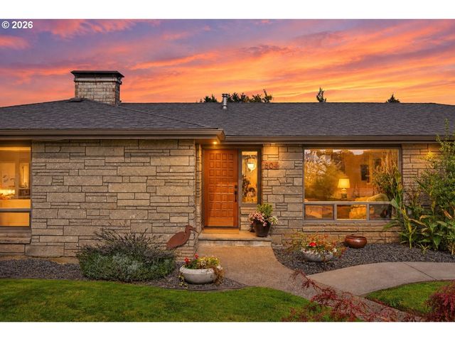 804 Nw Sluman Rd, Vancouver, WA 98665