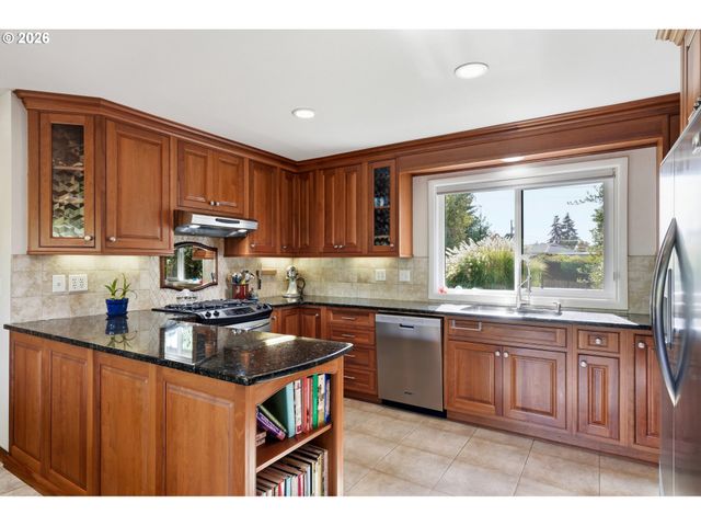 804 Nw Sluman Rd, Vancouver, WA 98665