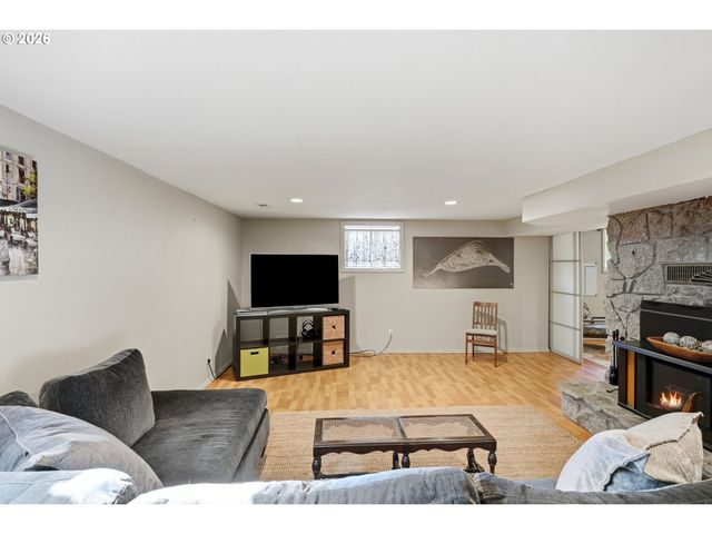 804 Nw Sluman Rd, Vancouver, WA 98665