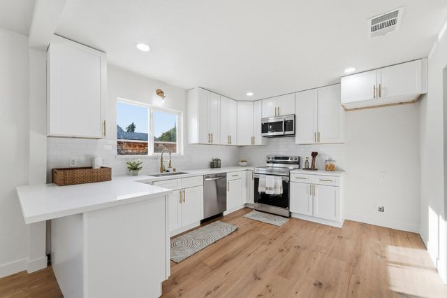 430 Laurel Ave, Modesto, CA 95351