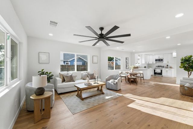 430 Laurel Ave, Modesto, CA 95351