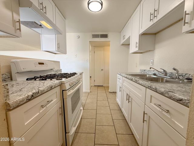 7202 W Glenrosa Avenue, Phoenix, AZ 85033