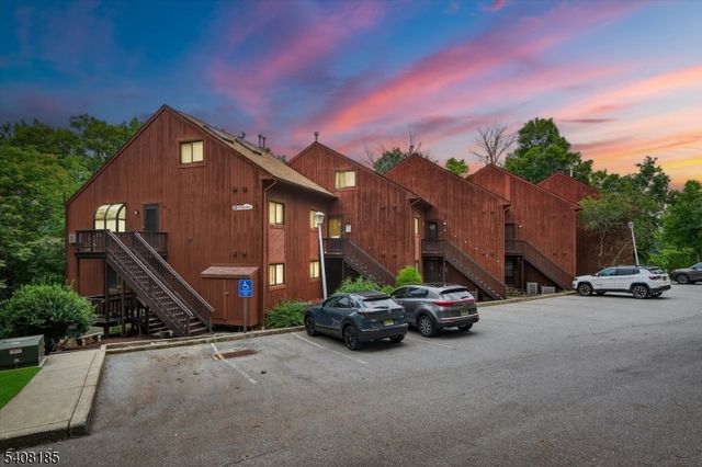 1 Purgatory Ct 3, Vernon Twp., NJ 07462