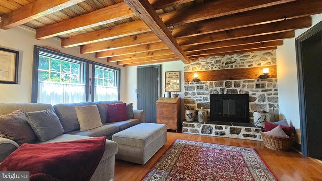 585 BUTTERMILK RD, Hellertown, PA 18055