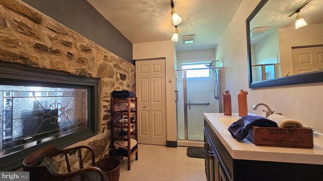 585 BUTTERMILK RD, Hellertown, PA 18055