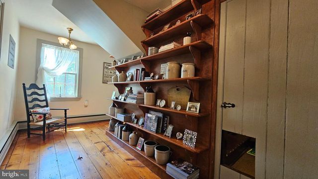 585 BUTTERMILK RD, Hellertown, PA 18055