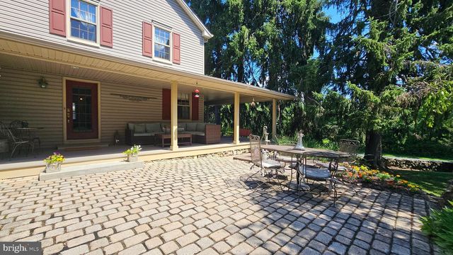 585 BUTTERMILK RD, Hellertown, PA 18055