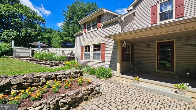 585 BUTTERMILK RD, Hellertown, PA 18055