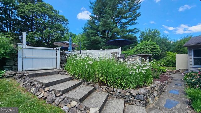 585 BUTTERMILK RD, Hellertown, PA 18055