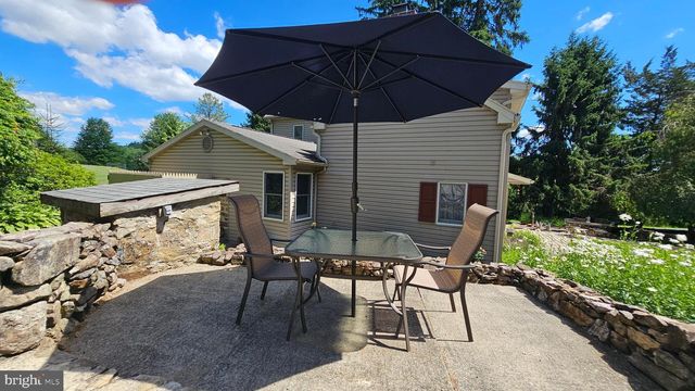 585 BUTTERMILK RD, Hellertown, PA 18055