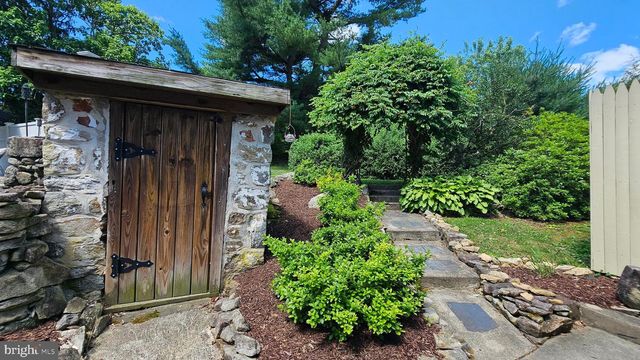 585 BUTTERMILK RD, Hellertown, PA 18055