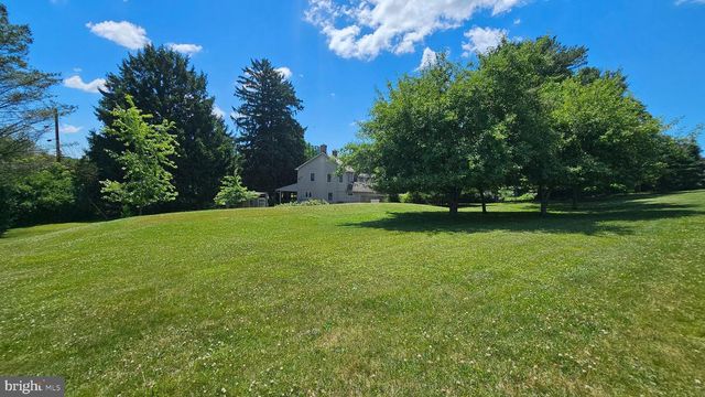 585 BUTTERMILK RD, Hellertown, PA 18055
