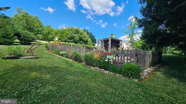 585 BUTTERMILK RD, Hellertown, PA 18055
