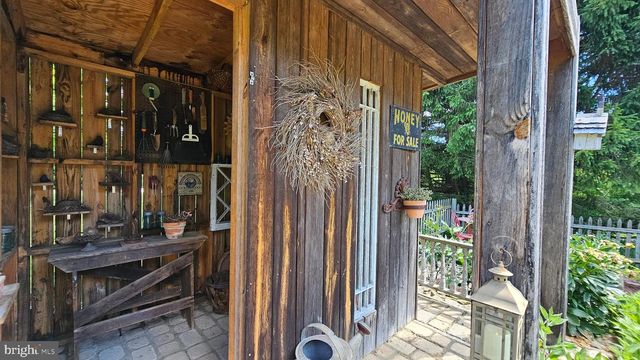 585 BUTTERMILK RD, Hellertown, PA 18055