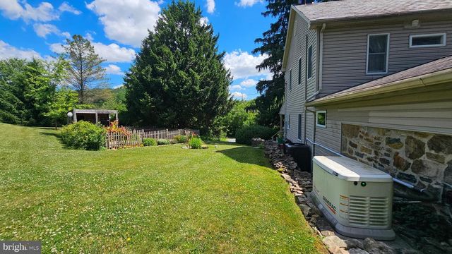 585 BUTTERMILK RD, Hellertown, PA 18055