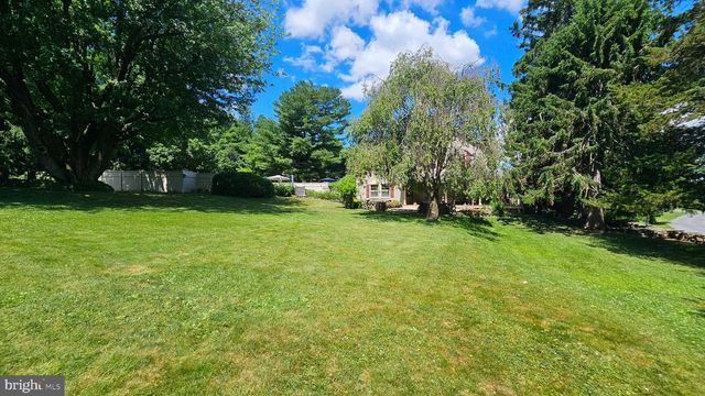 585 BUTTERMILK RD, Hellertown, PA 18055