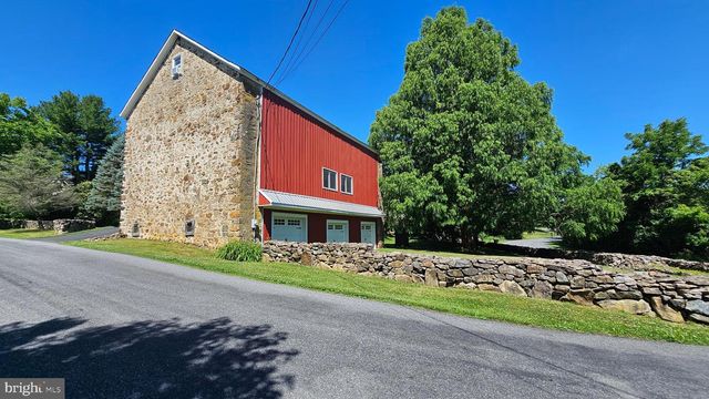 585 BUTTERMILK RD, Hellertown, PA 18055